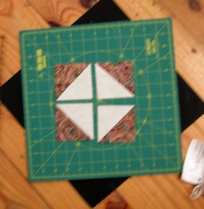Spinning Stars Tutorial - making 4 HSTs from one Squaare-in-a-square block