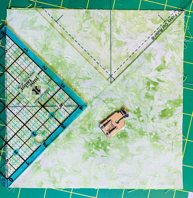 Quilt Tutorial: Which 1/4" foot is the most accurate?