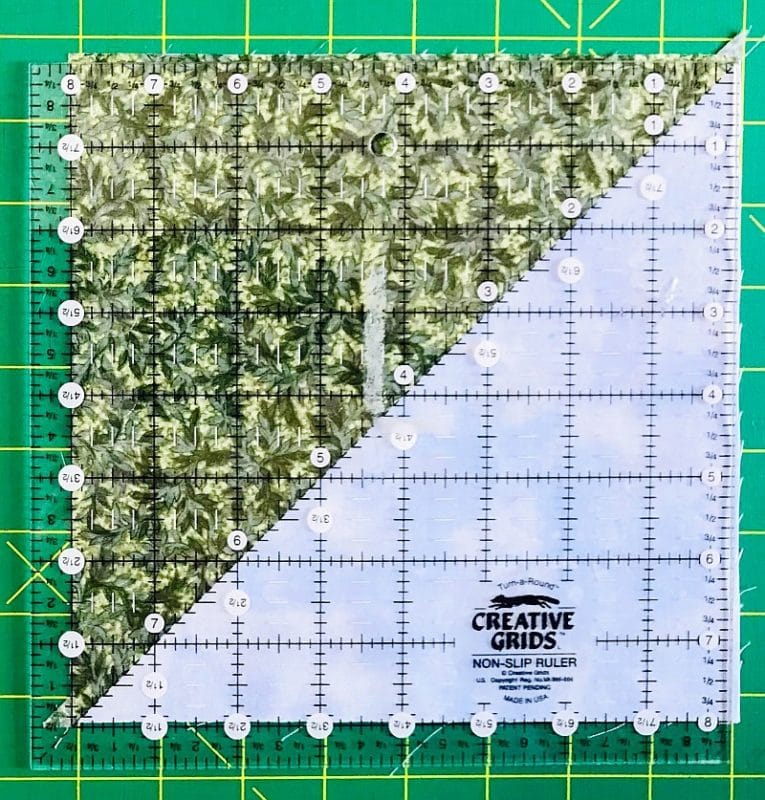 Quilt Tutorial: Delectable Mountains Block