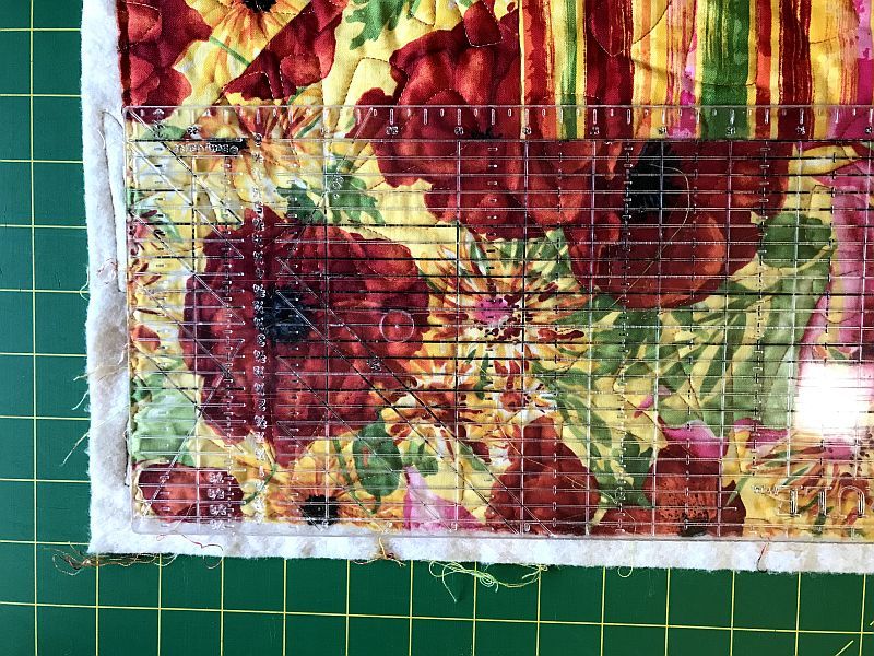 Rounding the edges of a quilt