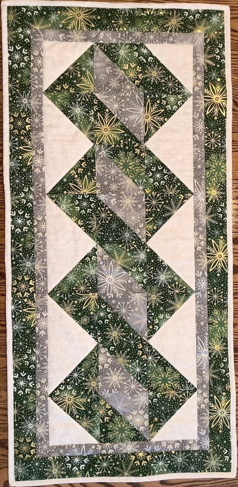 Sunflower Table Runner ⋆ Scrapdash Quilt Patterns and Tutorials